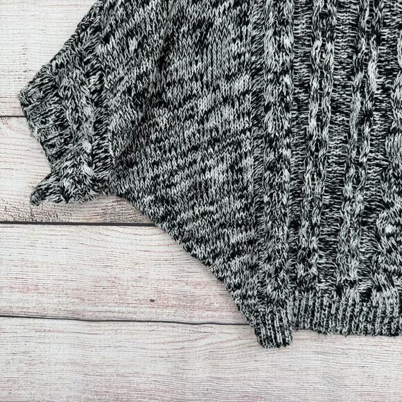 Moth Anthropologie Cable Knit Oversized Boxy Sweater Womens Medium Black White - Picture 3 of 7